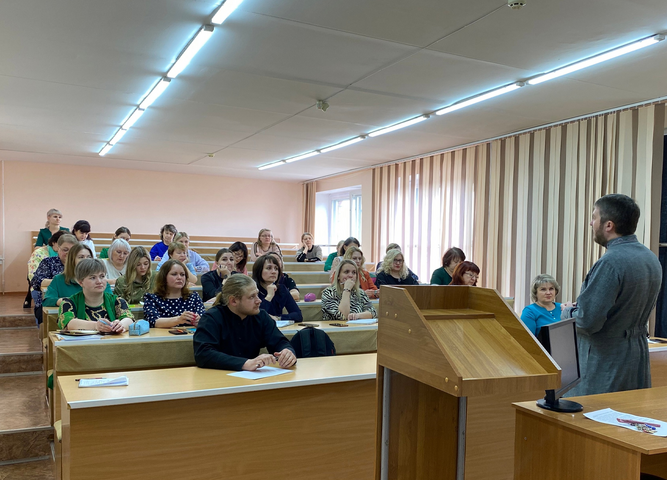 Представители Братской епархии посетили Братский педагогический колледж