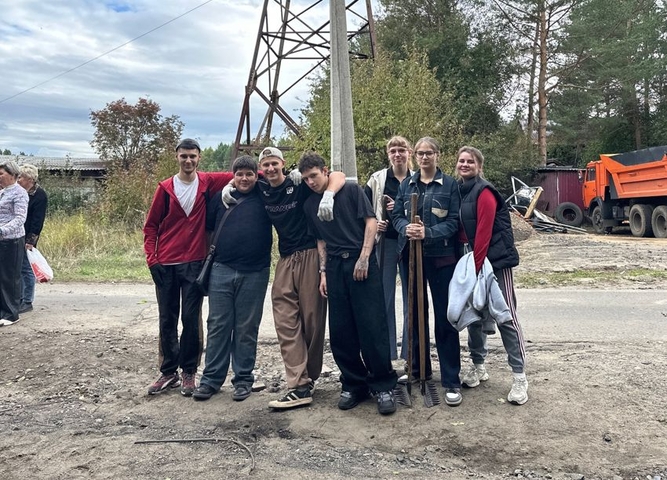 Субботник памяти: уборка мест захоронения участников Великой Отечественной войны