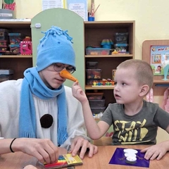 День снеговика отметили дошкольники и наши студенты