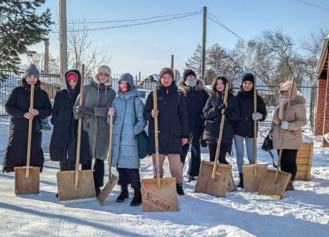 Волонтеры Филиала Помогли в уборке снега в «Центре помощи детям»