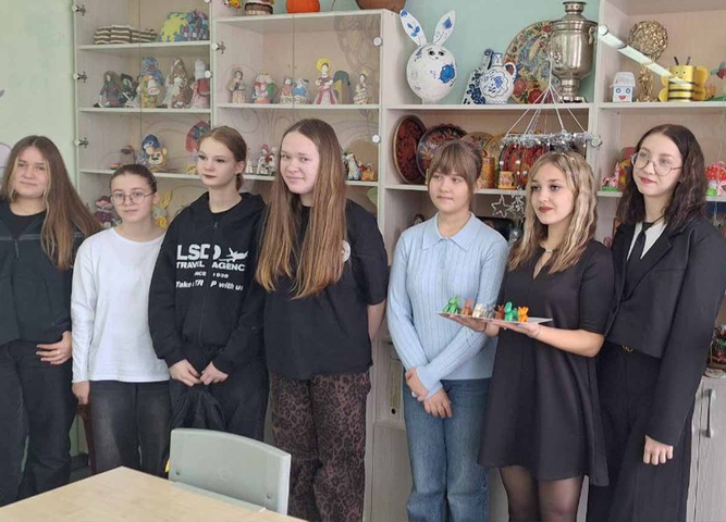 Лепим животных вместе со школьниками