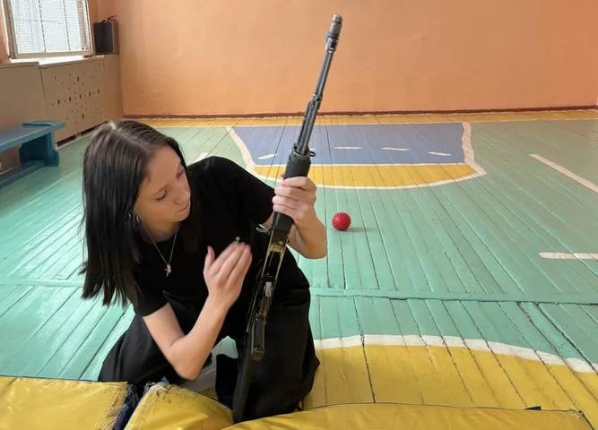 «Зарница: дух командного соревнования и единства»