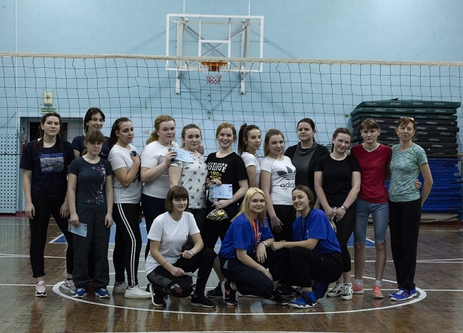 колледжные соревнования по волейболу среди девушек