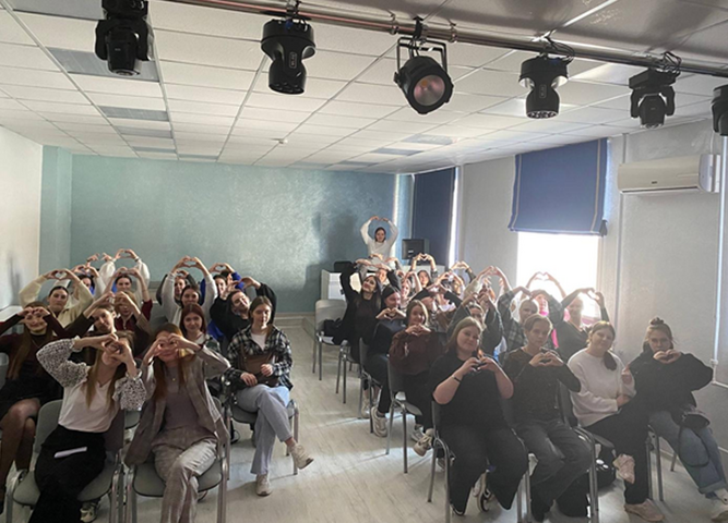 Студенты 492Д передали опыт взаимодействия с родителями младшим курсам