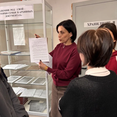Погружение в историю: экскурсия будущих дизайнеров в Тулунский городской архив
