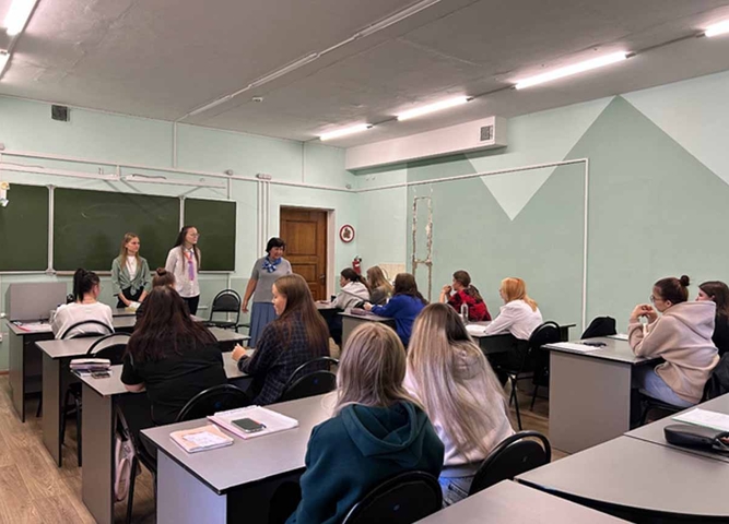 Встреча с практиками: будущие воспитатели узнали о взаимодействии с родителями из первых уст